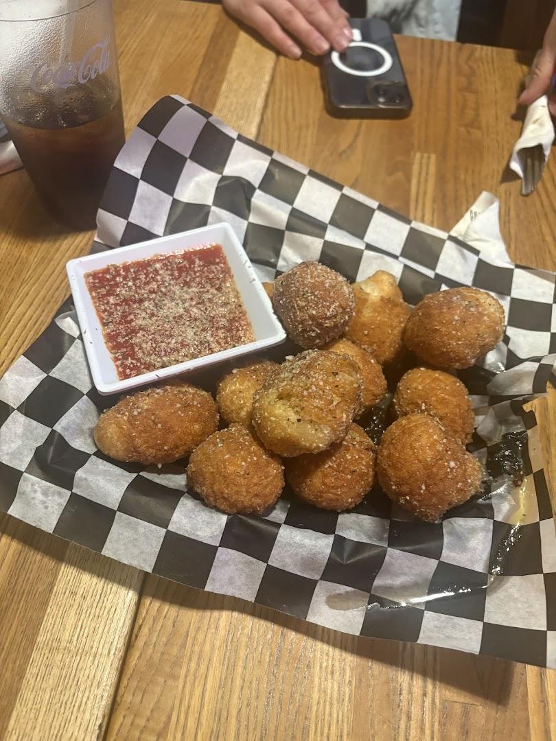 Van's Pizza Pub & Grill